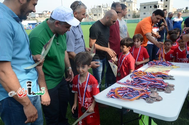 كفرقاسم – فيديو: قسم الشبيبة في نادي الوحدة يحتفل بانتهاء الموسك الرياضي في اجواء كرنفالية 